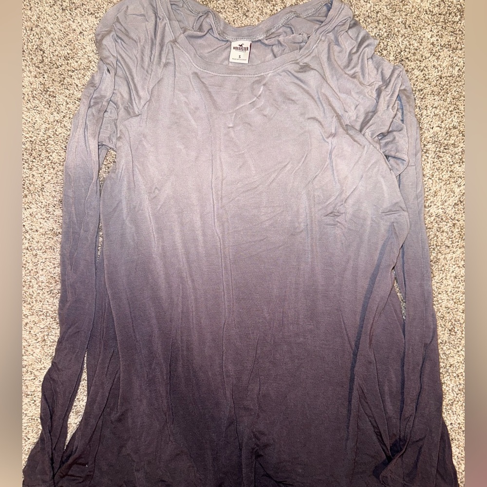 Hollister long sleeve top (size small)